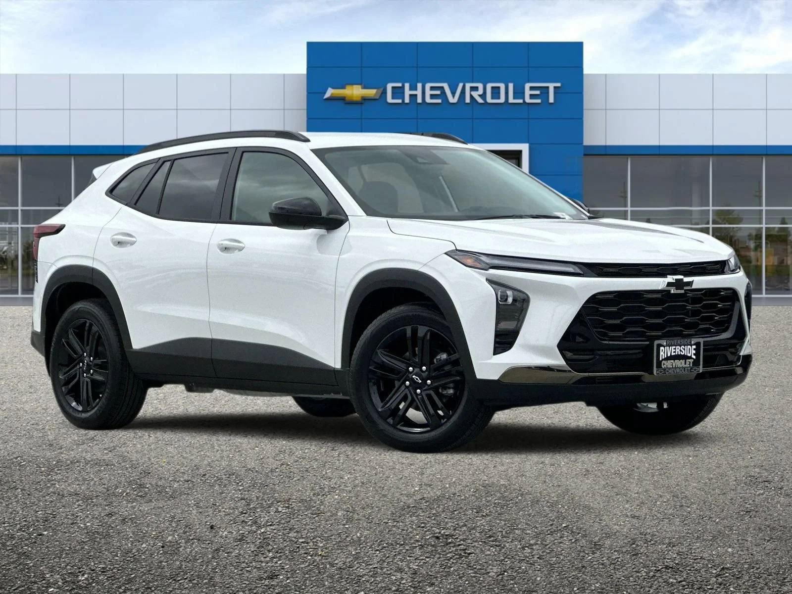 New 2026 Summit White Chevrolet ACTIV image 2