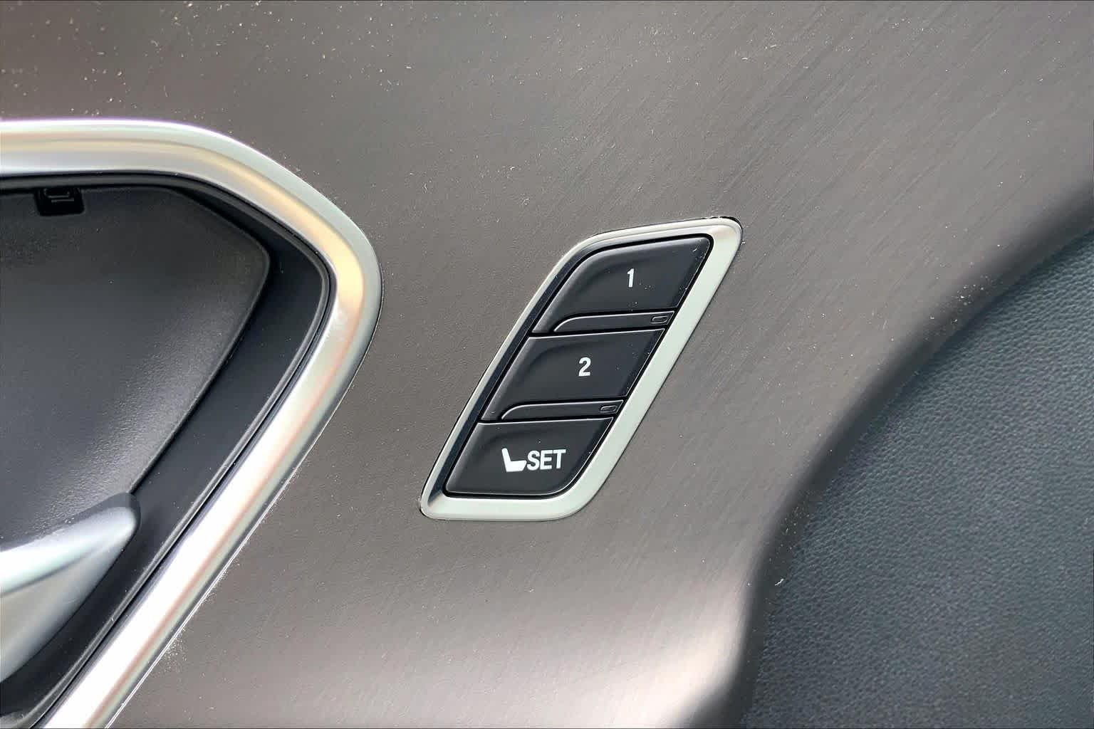 New 2026 Liquid Carbon Metallic Acura  image 18