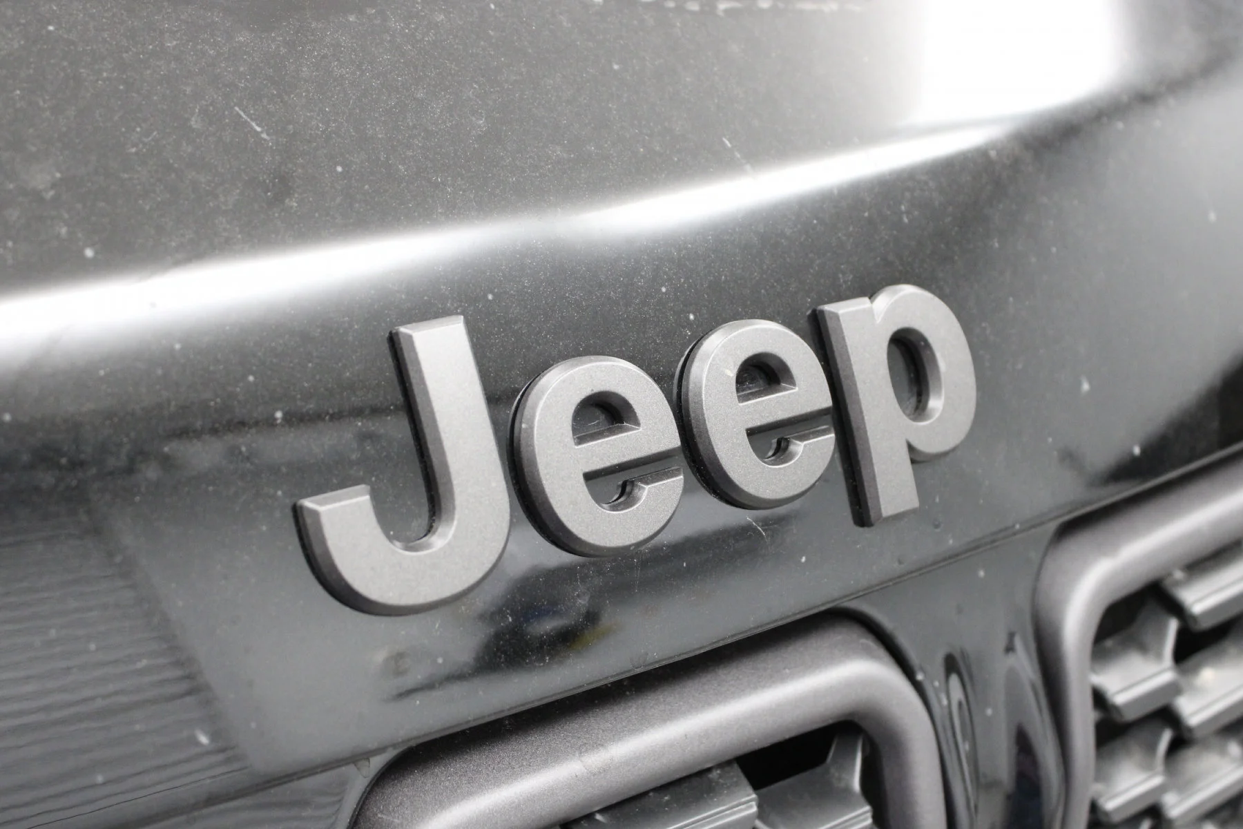 New 2026 Diamond Black Crystal Pearl-Coat Exterior Paint Jeep Latitude Altitude 4x4 image 21