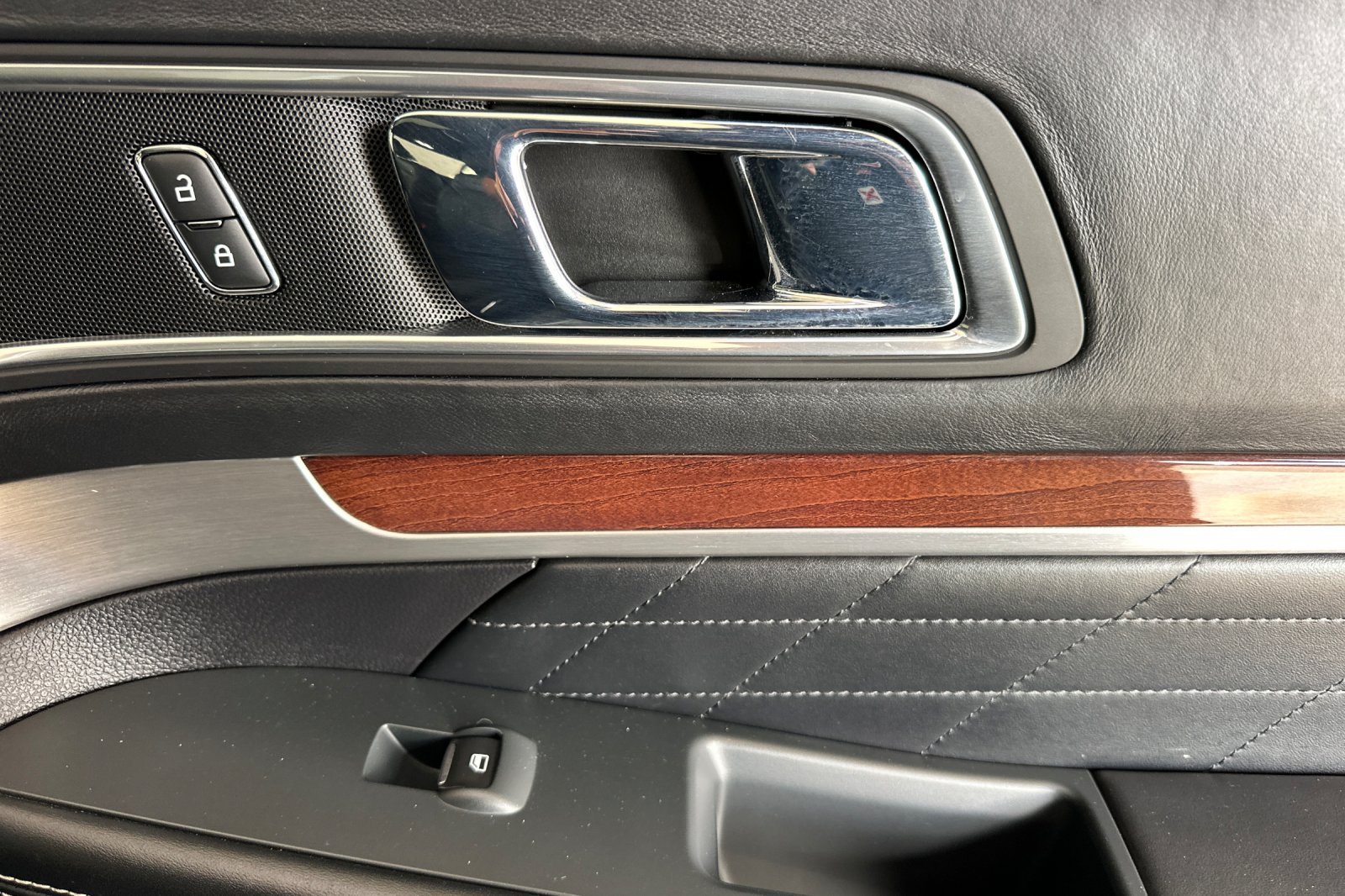 Used 2018 Gray Ford Platinum image 19