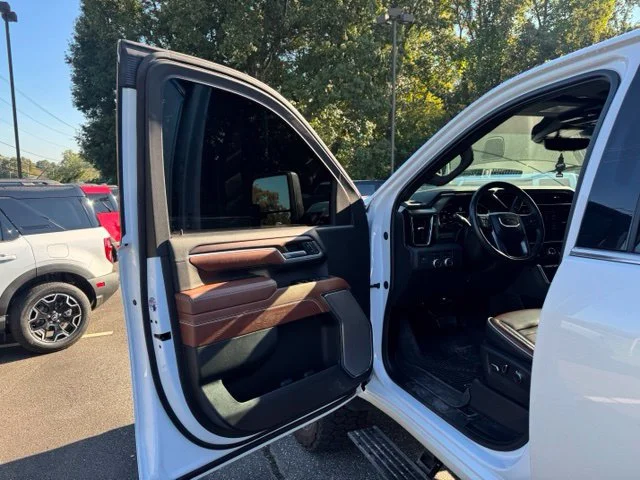 Used 2025 White GMC Denali Ultimate image 10