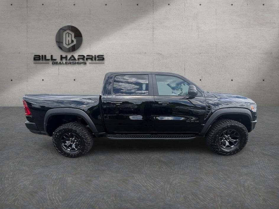 New 2026 Diamond Black Crystal Pearl-Coat Exterior Paint RAM RHO image 5