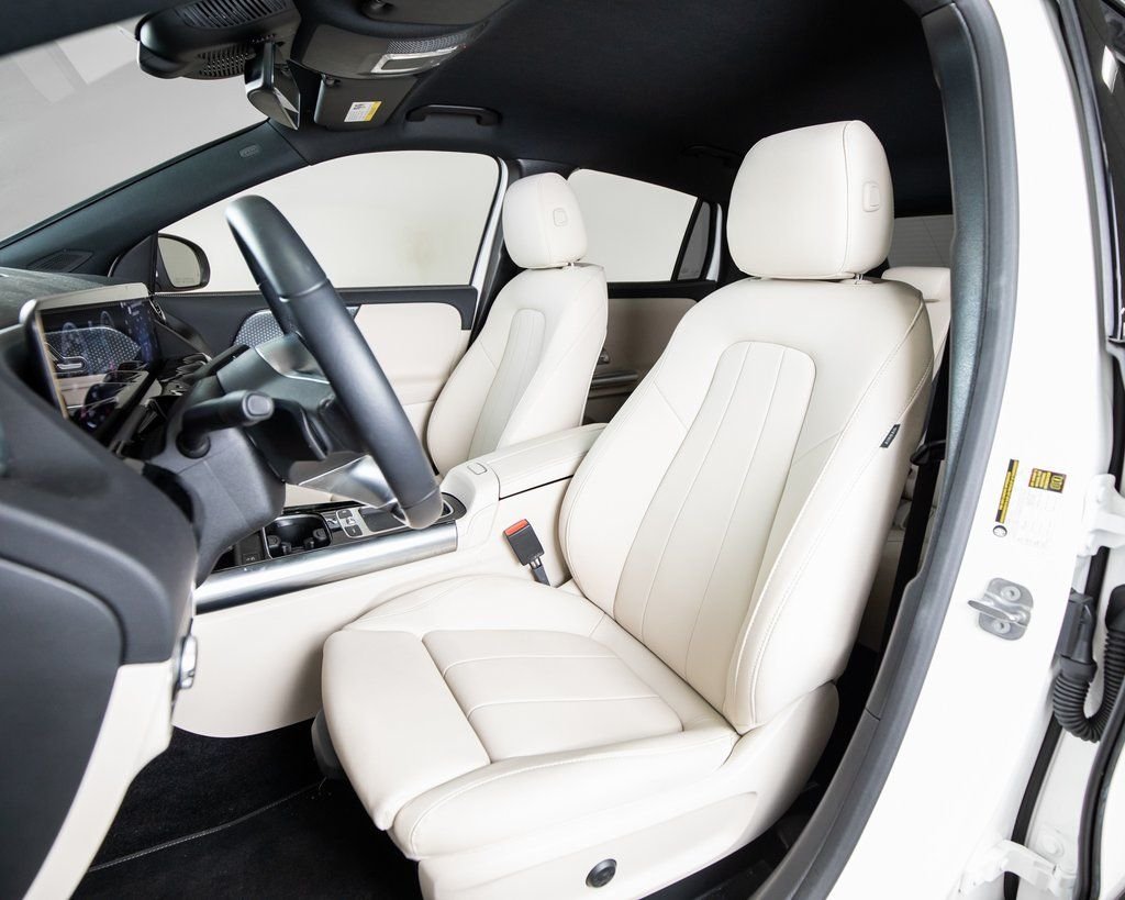 Certified Used 2025  Mercedes-Benz GLA 250 image 5