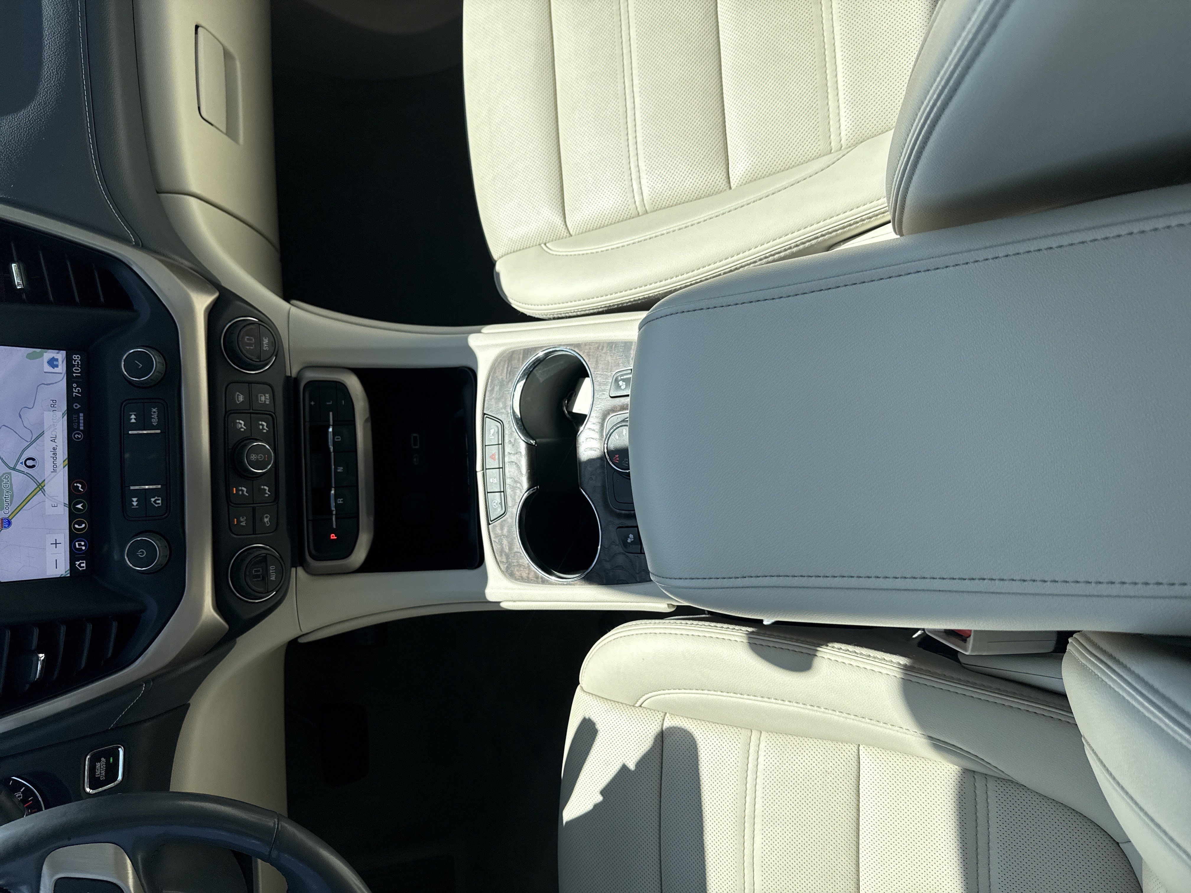 Used 2022 White Frost Tricoat GMC Denali image 33