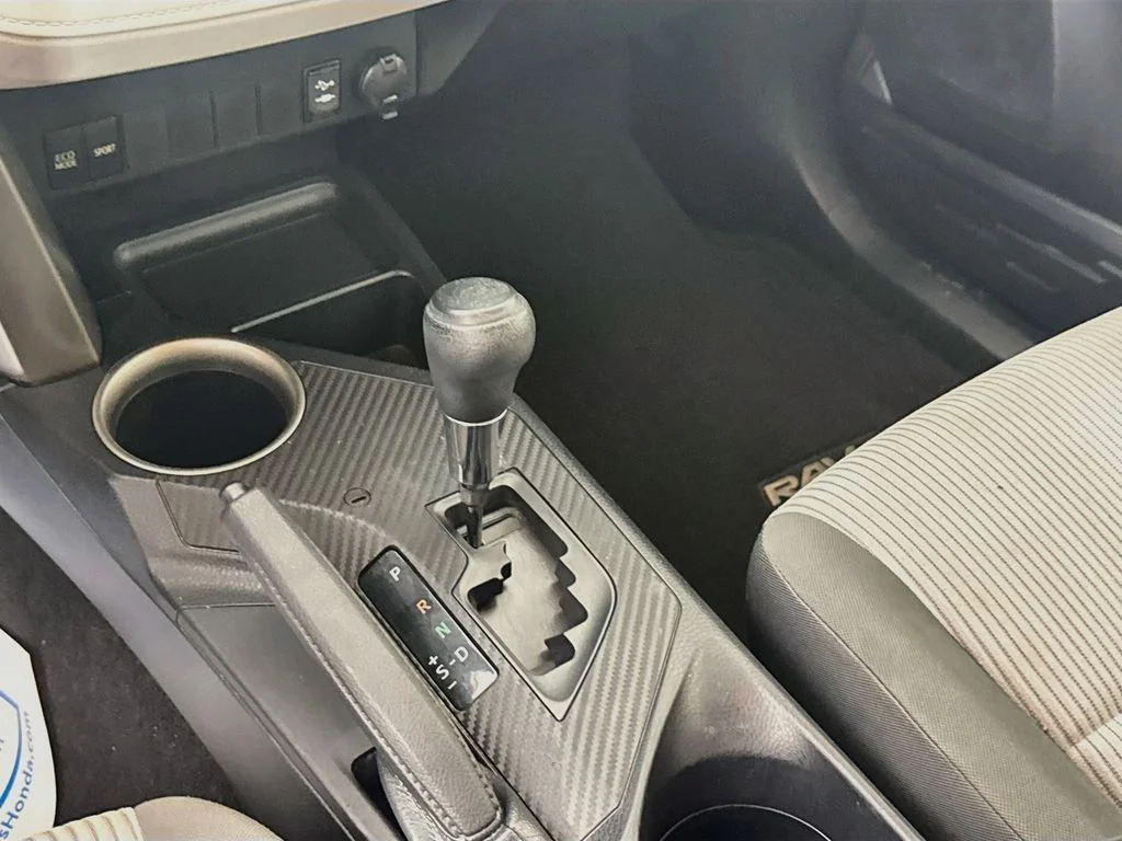 Used 2013 Gray Toyota LE image 18