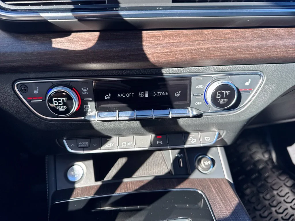 Used 2022 Green Audi 55 Premium Plus image 22