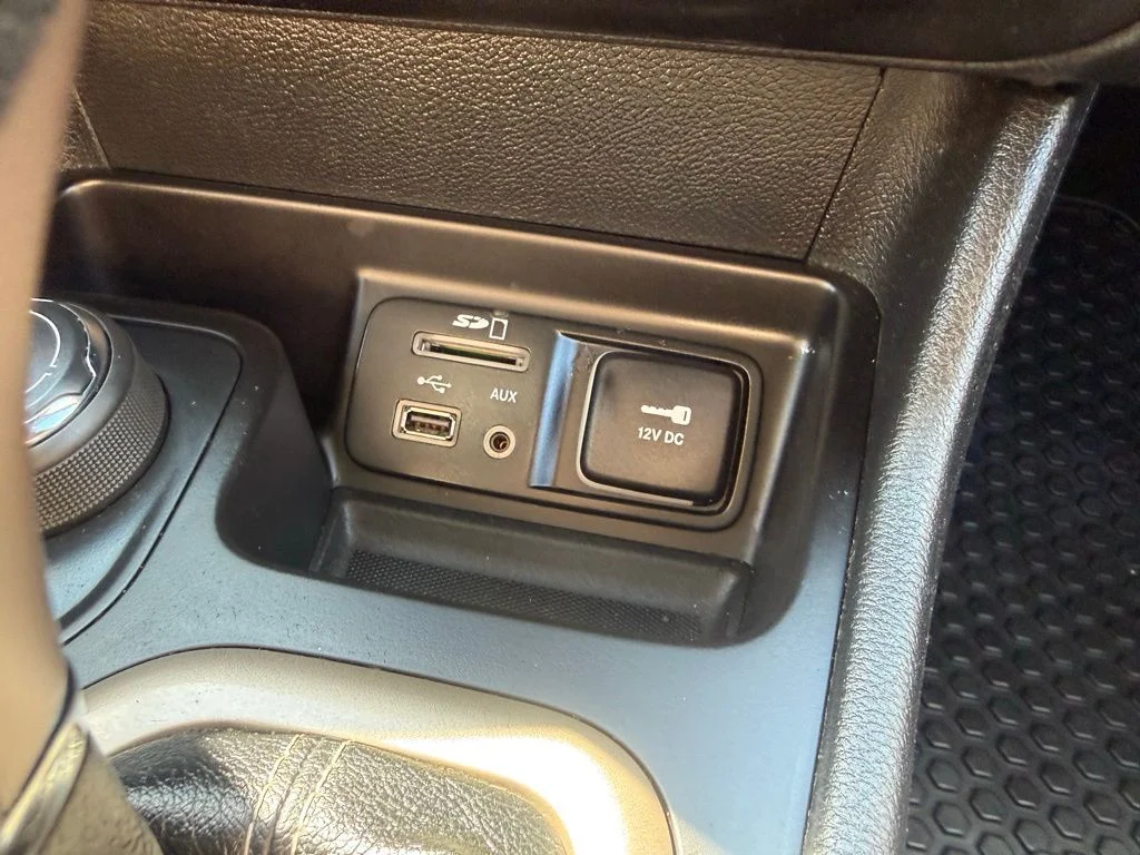 Used 2017 Red Jeep Latitude image 26