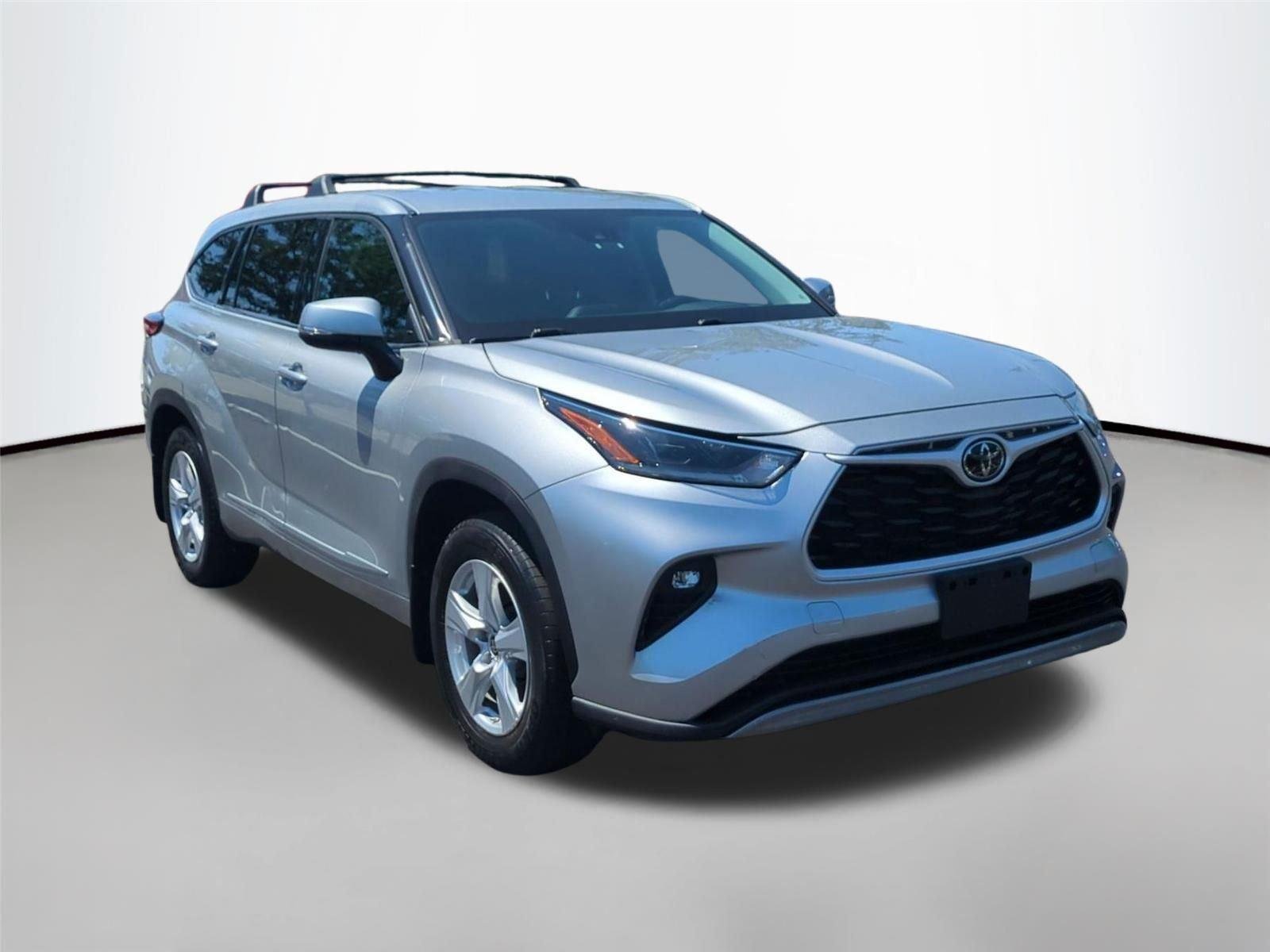 Used 2021 Celestial Silver Metallic Toyota LE image 18