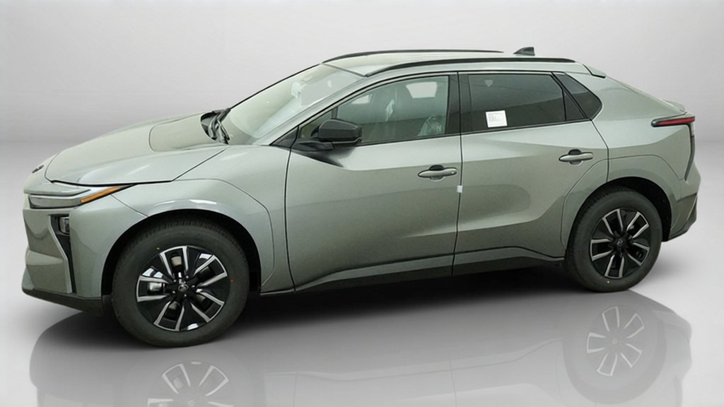 New 2026 Heavy Metal Toyota XLE image 18