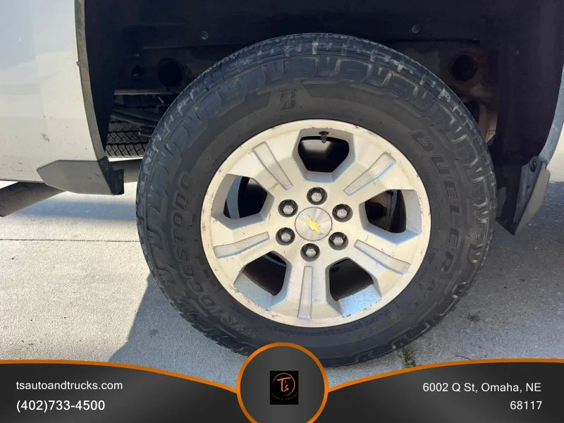 Used 2015 Silver Chevrolet Z71 LT Pickup 4D 5 3/4 ft image 10