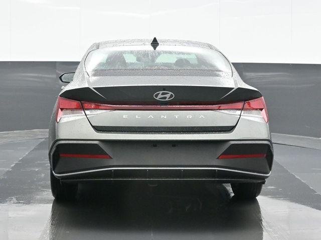 New 2026 Gray Hyundai SE image 2