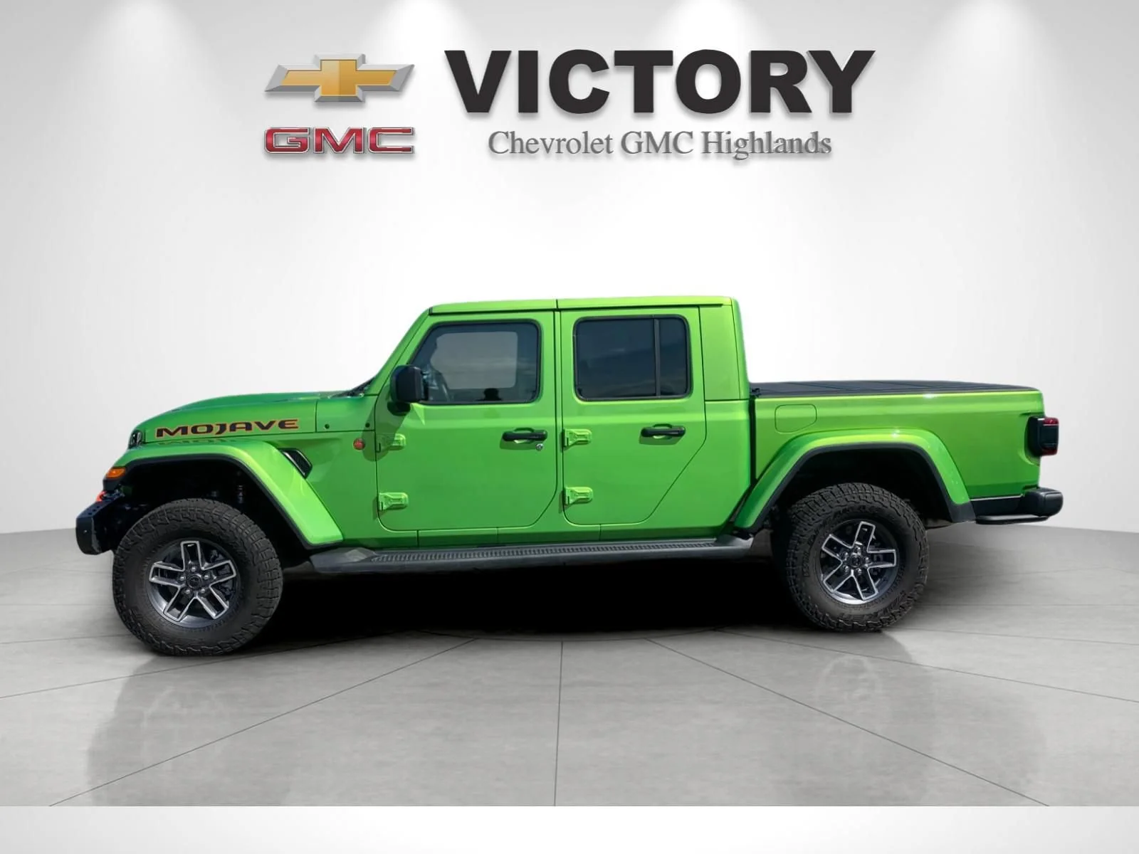 Used 2025 Green Jeep Mojave X image 6