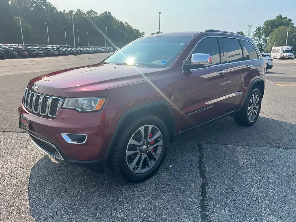 Used 2018 Red Jeep Limited image 3