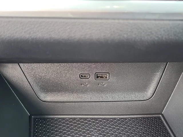 New 2027 Mosaic Black Metallic Chevrolet LT image 30