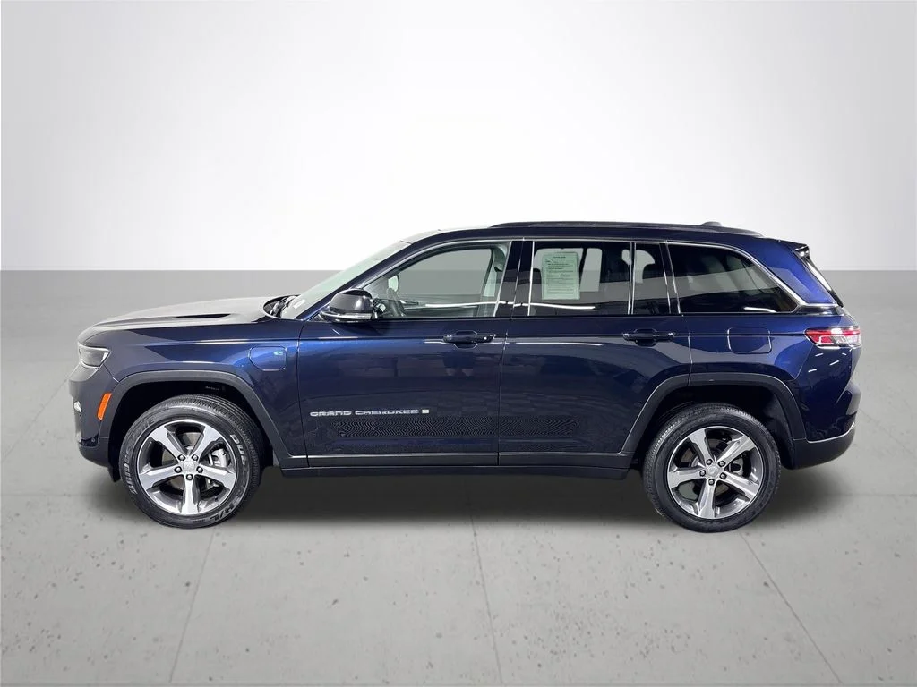 Used 2023 Black Jeep 4xe image 9