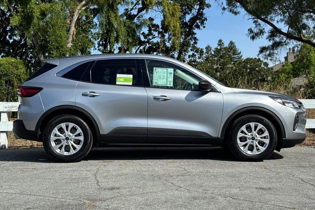 Used 2023 Silver Ford Active image 3