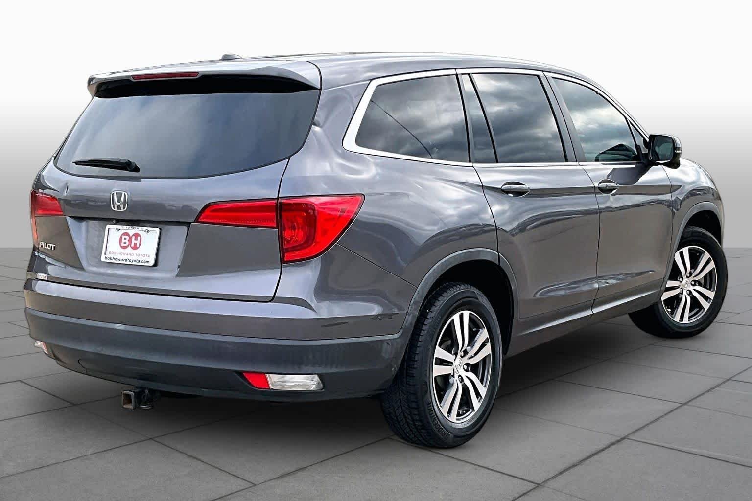Used 2018 Modern Steel Metallic Honda EX image 11