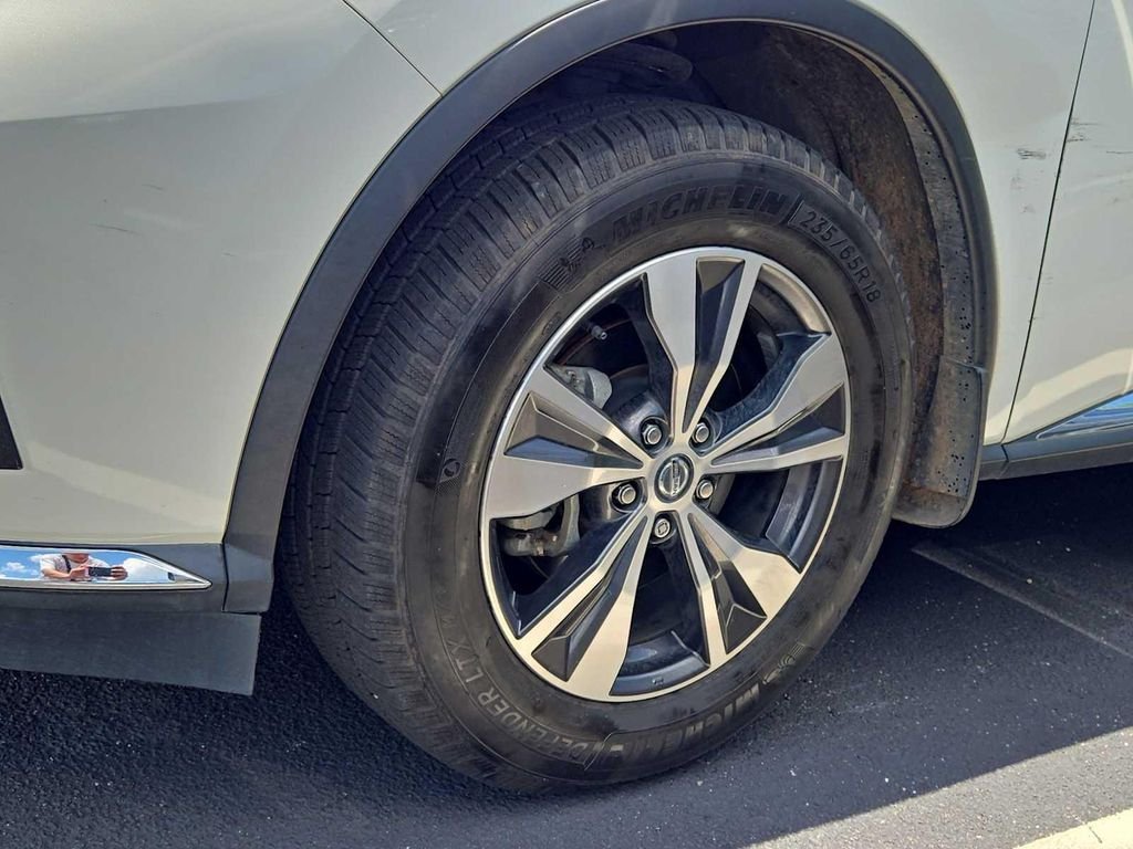 Used 2020 White Nissan S image 7