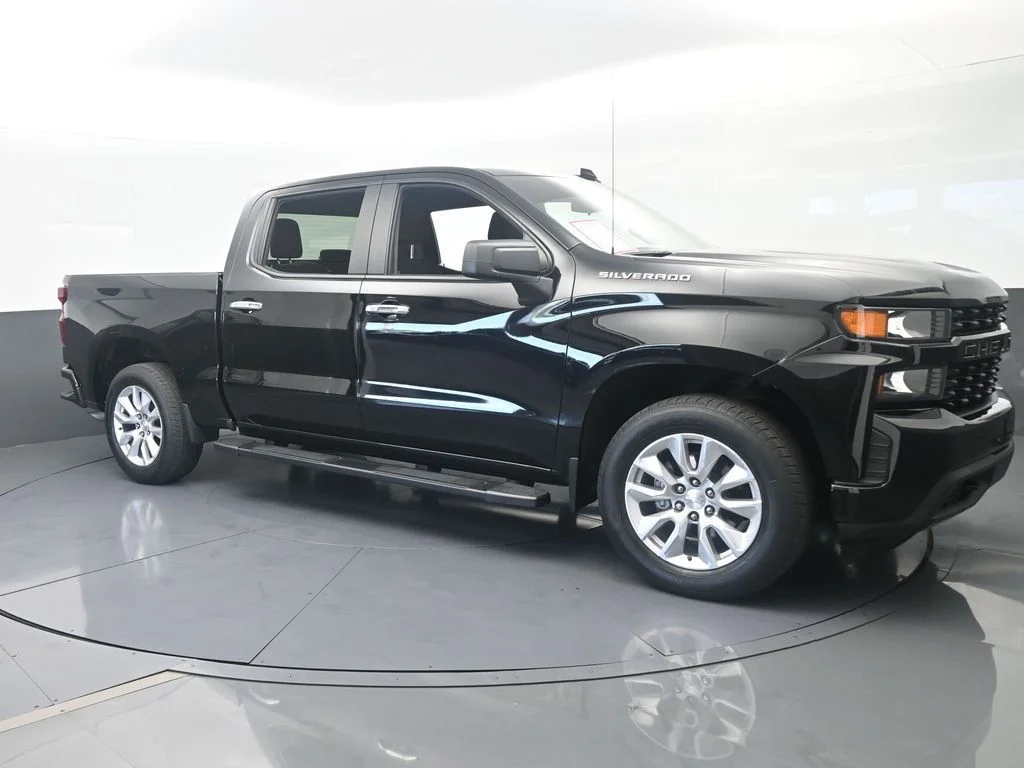 Used 2021 Black Chevrolet Custom image 8