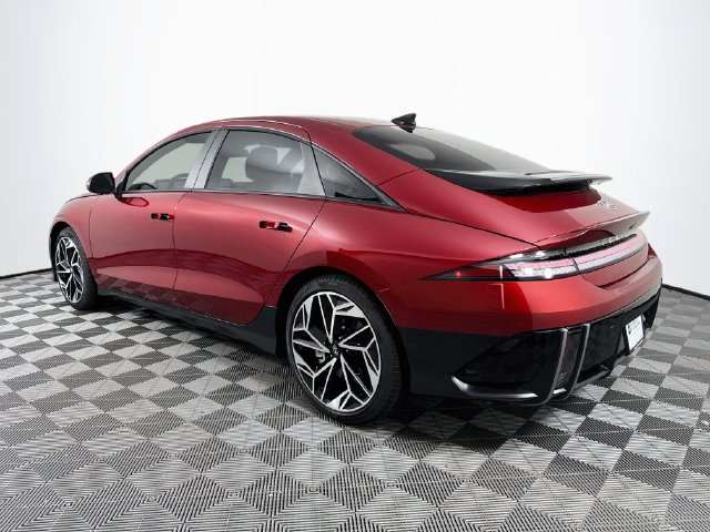 Certified Used 2025 Red Hyundai SEL image 5