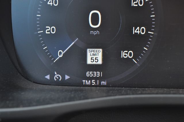 Used 2019 Silver Volvo Momentum image 27