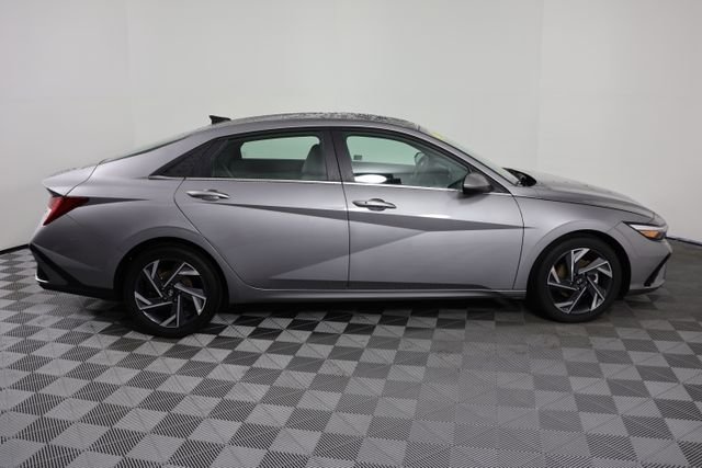 Certified Used 2025 Silver Hyundai SEL Convenience image 9