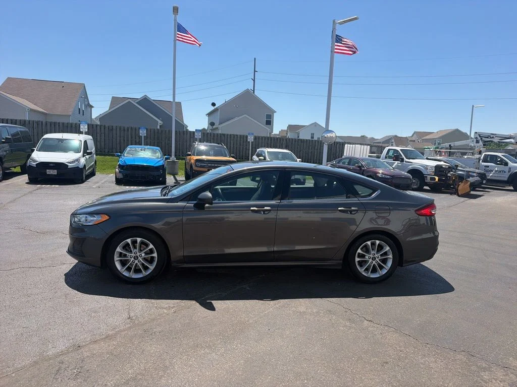 Used 2019 Gray Ford SE image 4