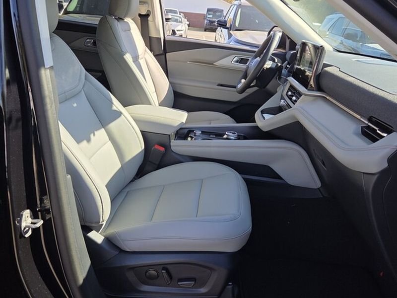 New 2026 Agate Black Metallic Ford Active image 15