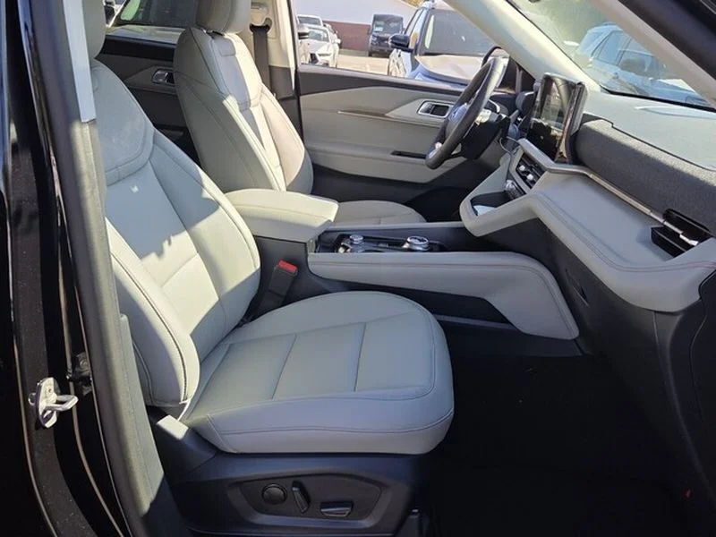 New 2026 Agate Black Metallic Ford Active image 15