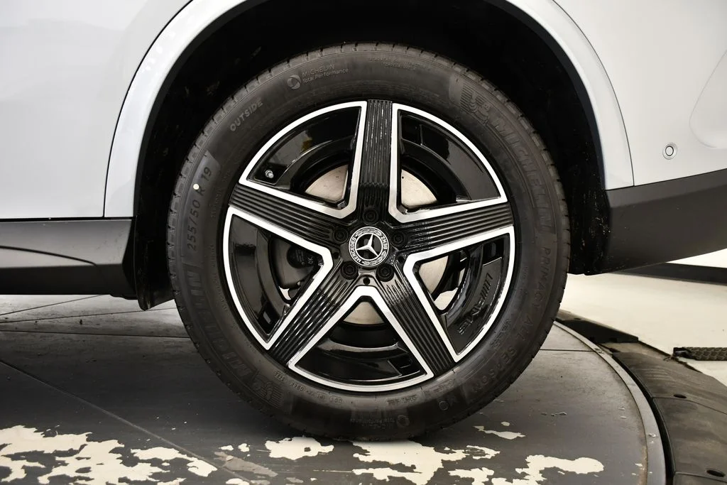 Certified Used 2026 Cirrus Silver Metallic Mercedes-Benz GLC 300 image 14