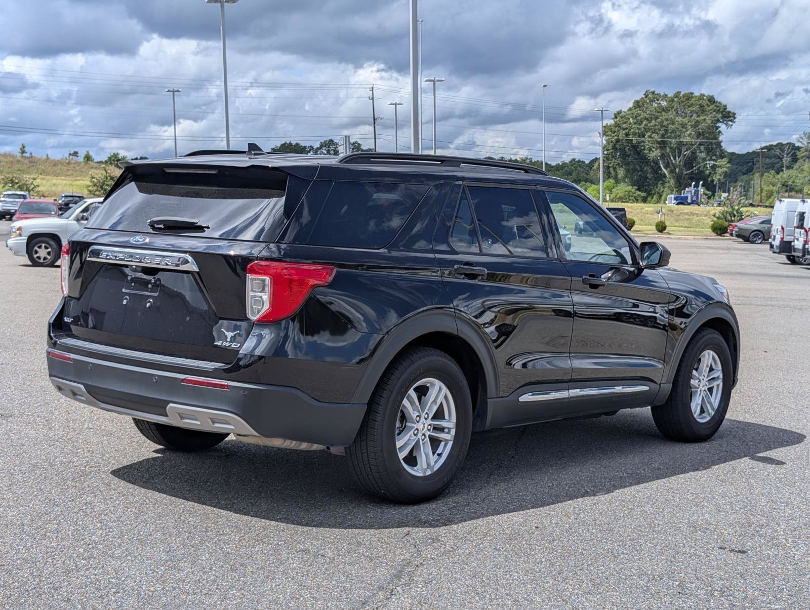 2023 Ford Explorer XLT - Photo 7