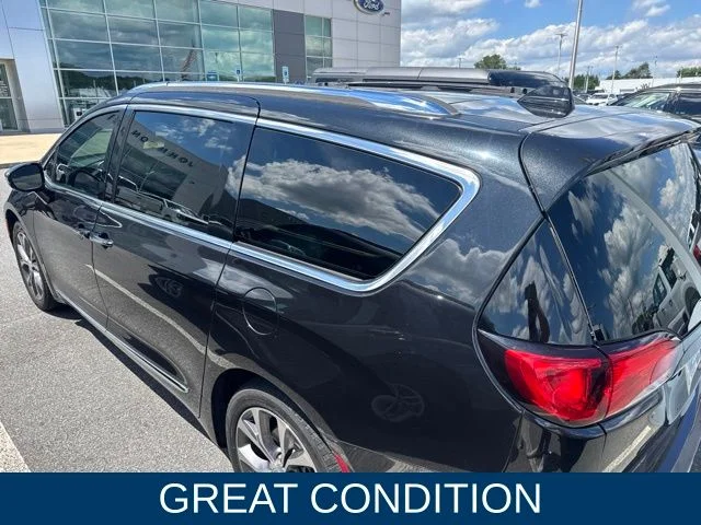 Used 2017 Black Chrysler Limited image 11