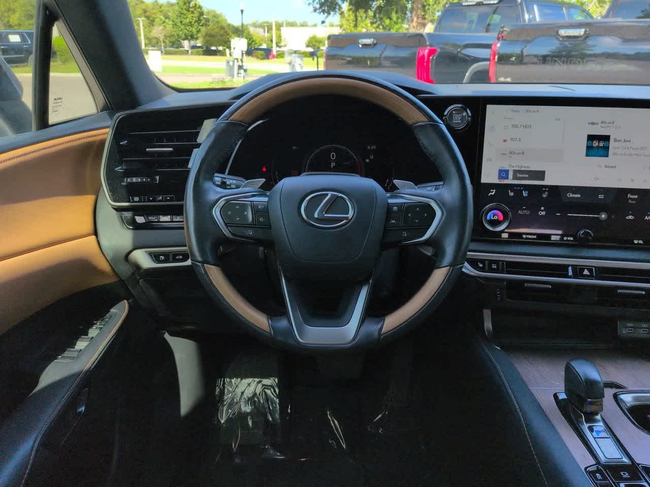 Used 2024 Iridium Lexus Premium Plus image 15