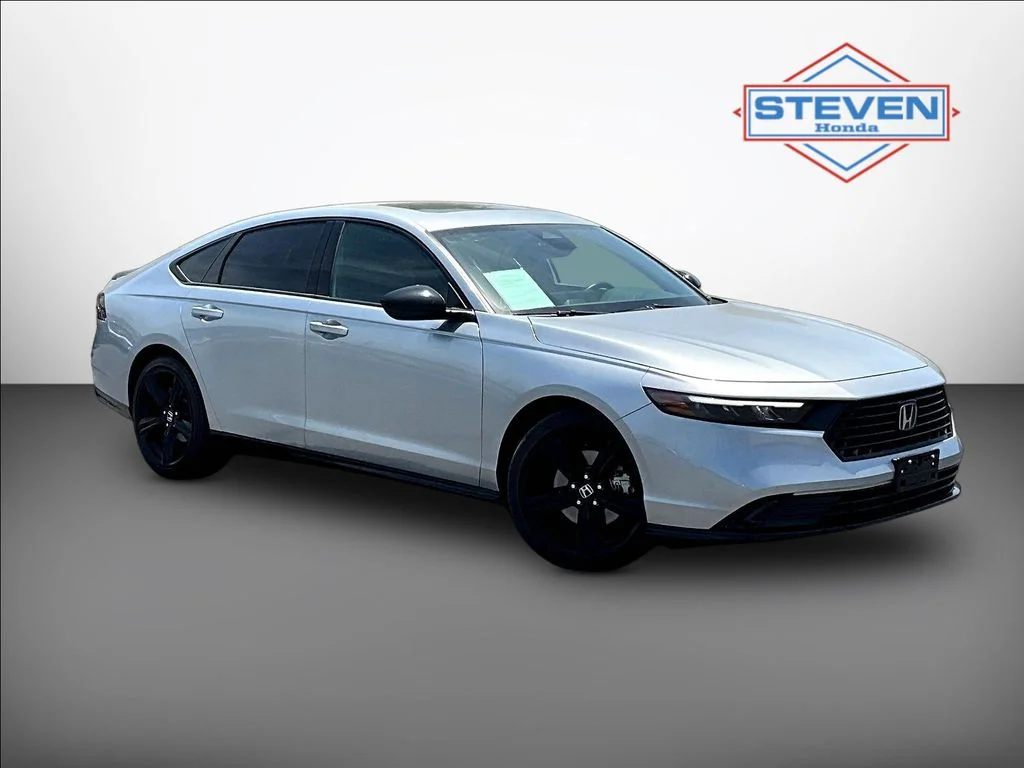 Used 2025 Solar Silver Metallic Honda Sport-L image 1