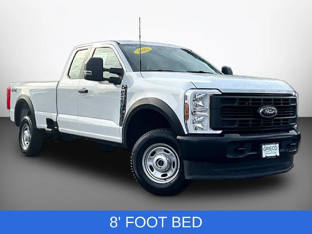 Used 2025 Oxford White Ford XL image 1