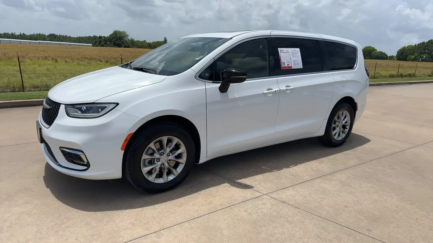 Used 2026 Bright White Clearcoat Chrysler Limited image 5