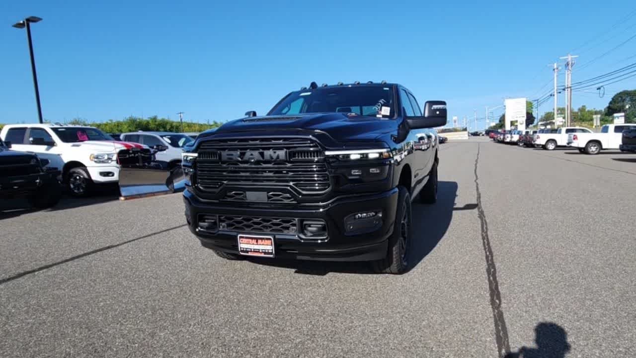New 2026 Diamond Black Crystal Pearlcoat Ram Laramie image 7