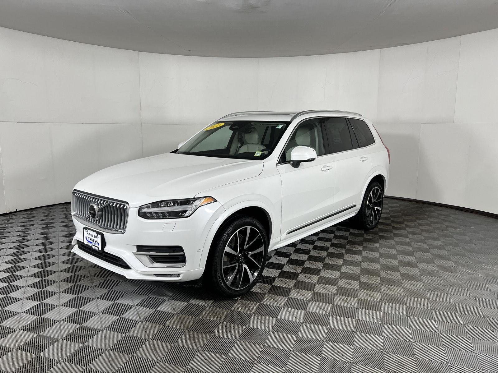 Used 2023 Crystal White Metallic Volvo Plus image 3