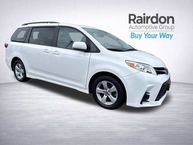 2018 Toyota Sienna LE