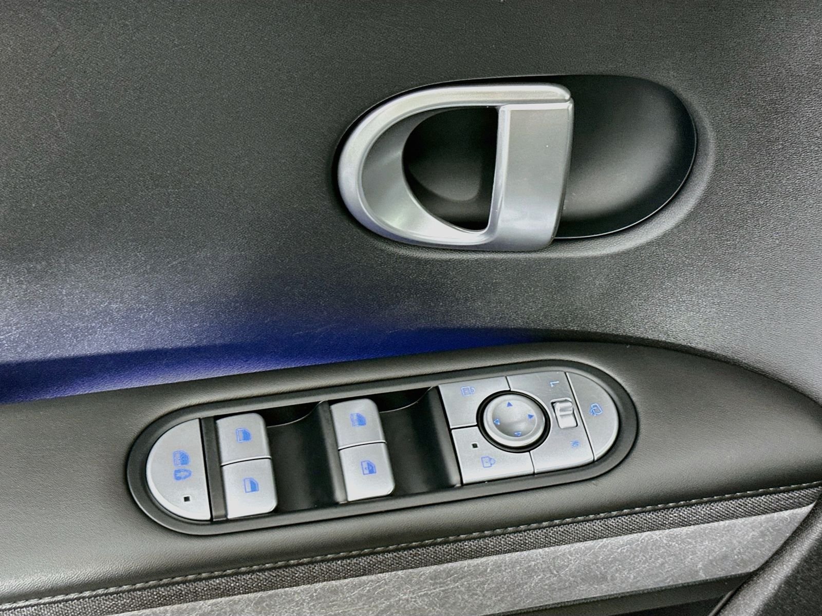 Used 2023 Abyss Black Hyundai SEL image 19
