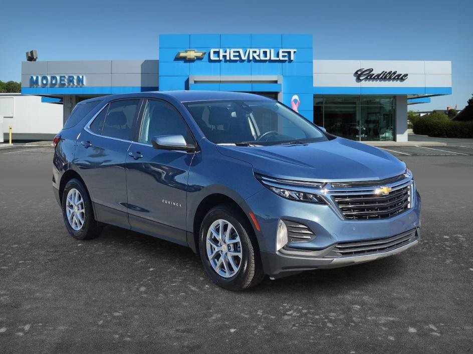 Used 2024 Lakeshore Blue Metallic Chevrolet LT image 7