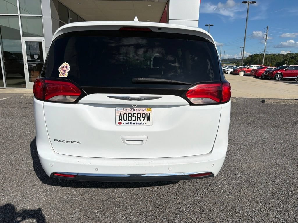 Used 2017 Bright White Clearcoat Chrysler Touring-L Plus image 5
