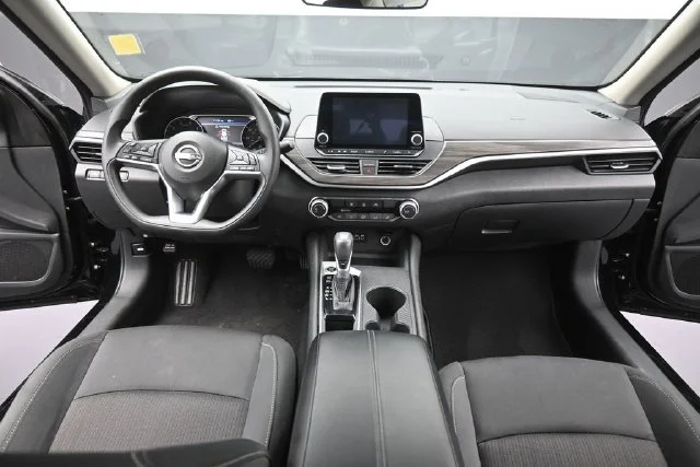 Used 2025 Black Nissan 2.5 SV image 25