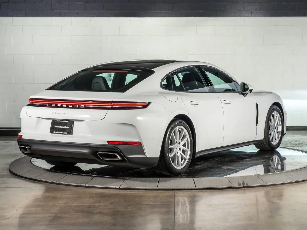 Used 2025 White Porsche  image 9