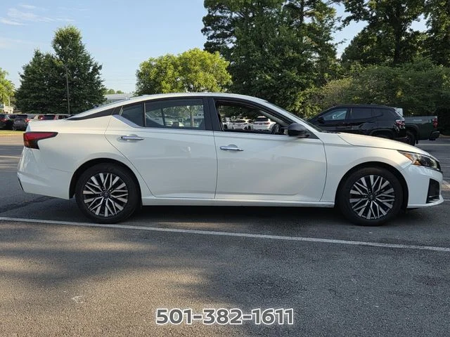 2025 Nissan Altima SV - Photo 6