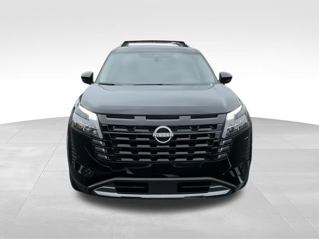 New 2026 Black Nissan Platinum image 3