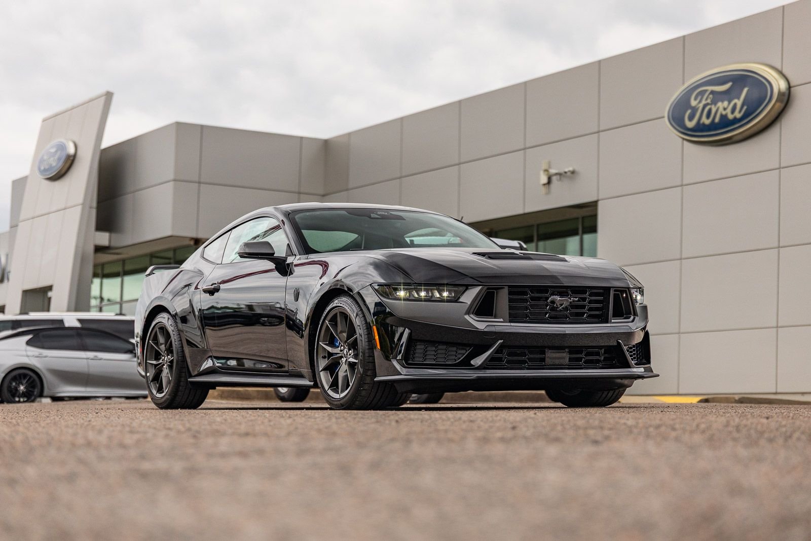 2026 Ford Mustang Dark Horse's photo
