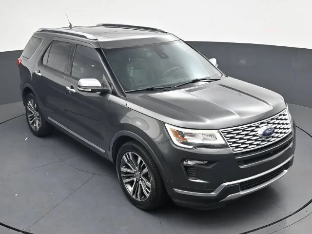 Used 2018 Gray Ford Platinum image 22