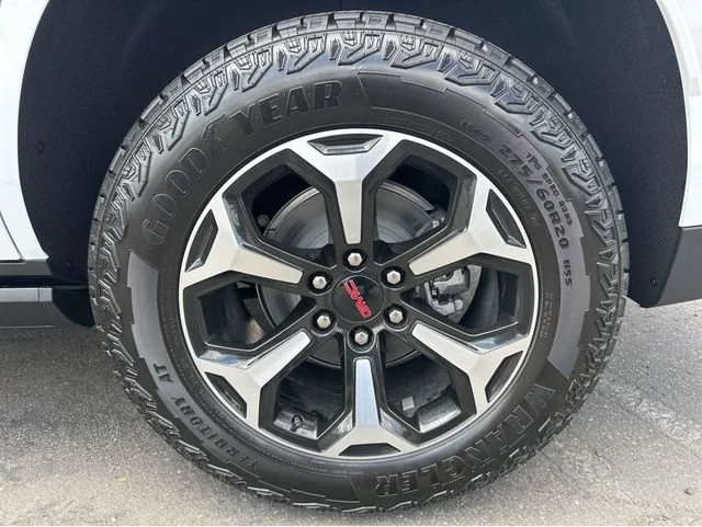 New 2026 Summit White GMC AT4 image 17