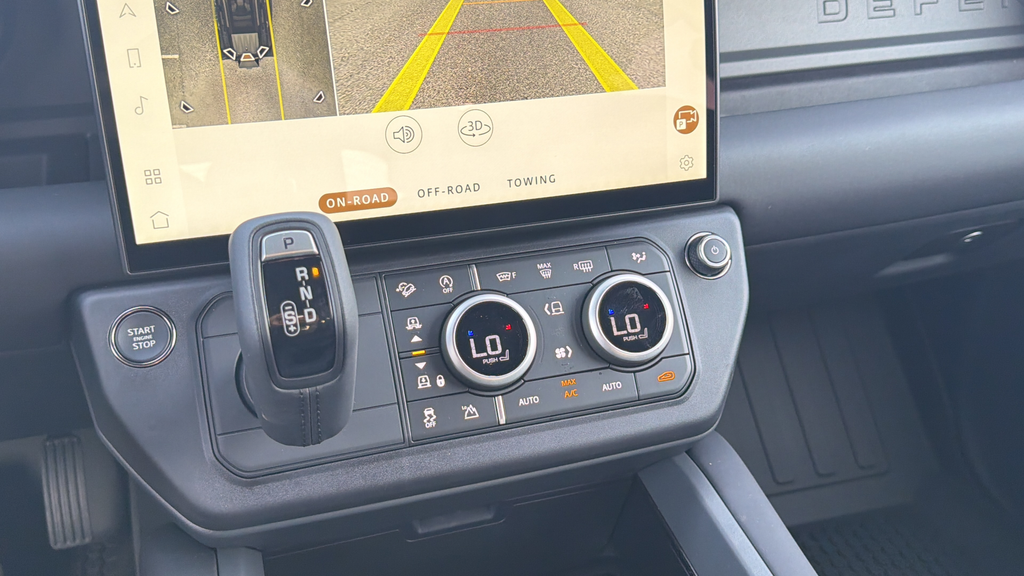 New 2026 Fuji White Land Rover X-Dynamic SE image 24
